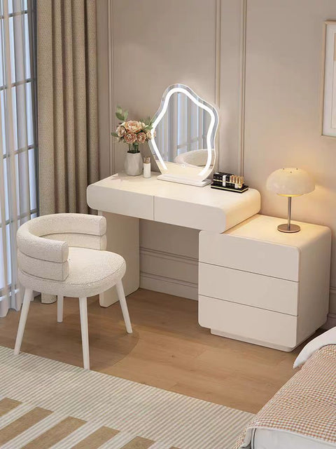 Three-bucket dresser with mirror