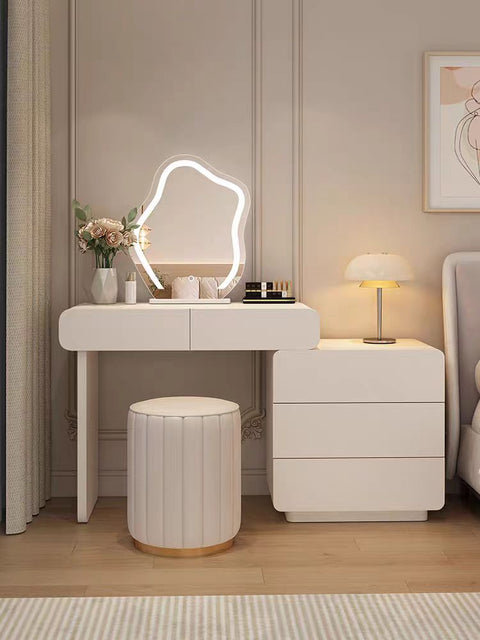 Three-bucket dresser with mirror
