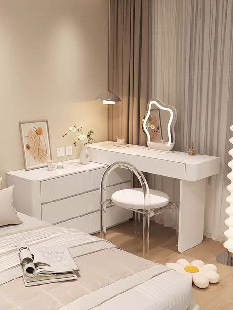 Six-bucket dresser with mirror