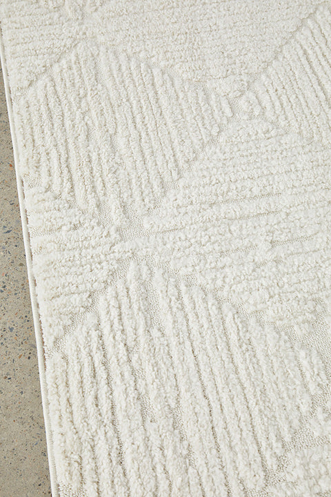 Serenade Shilo White Rug
