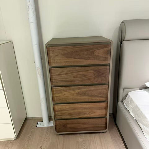 Medieval-style chest of drawers