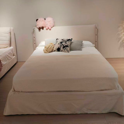 Creamy Whispering Bed