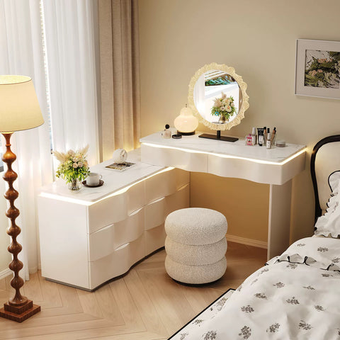 French dressing table